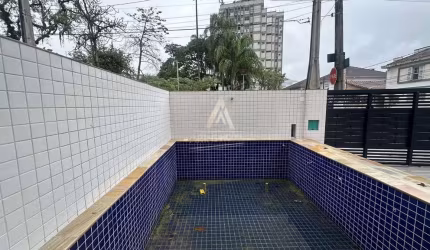 Casa a venda com 140m², 3 suítes, 2 vagas e piscina na Vila Belmiro -Santos SP