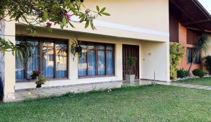 Casa para Venda em São Bento do Sul, Centro, 5 dormitórios, 1 suíte, 3 banheiros, 2 vagas