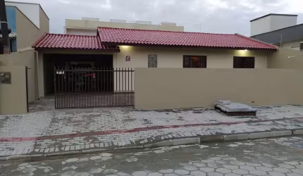 Casa para Venda em Balneário Piçarras, Itacolomi, 4 dormitórios, 2 banheiros, 3 vagas
