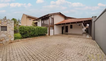 Casa com 3 quartos à venda na Rua Barriga Verde, 290, Bom Retiro, Joinville por R$ 1.300.000