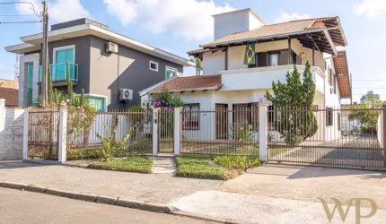 Casa com 4 quartos à venda na Rua Barbacena, 114, Anita Garibaldi, Joinville por R$ 1.300.000