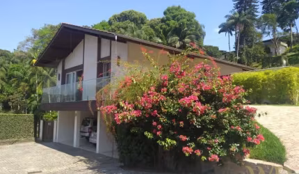Casa com 4 quartos à venda na Rua Carlos Gruensch, 205, América, Joinville por R$ 3.500.000