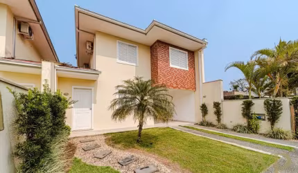 Casa em condomínio fechado com 3 quartos à venda na Rua Itajubá, 192, Bom Retiro, Joinville por R$ 850.000