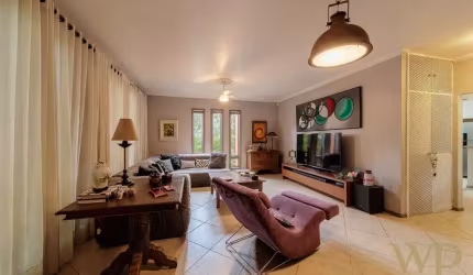 Casa com 3 quartos à venda na Rua Camboriú, 122, Glória, Joinville por R$ 2.500.000