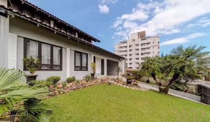 Casa com 3 quartos à venda na Rua Marechal Trompowski, 140, Bom Retiro, Joinville por R$ 1.100.000