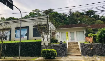 Casa comercial com 3 salas à venda na Xv de Novembro, 1232, América, Joinville