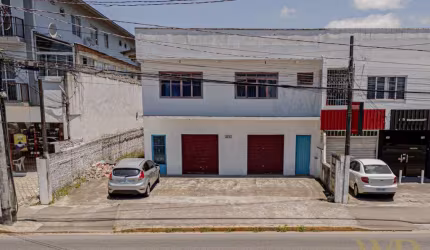 Casa comercial à venda na Rua Albano Schmidt, 4223, Iririú, Joinville por R$ 1.350.000