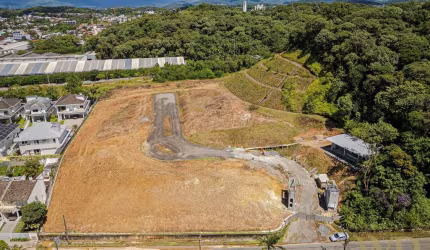 Terreno à venda na Rua Alceu Koehntopp, 1053, América, Joinville por R$ 1.126.597