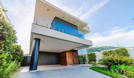Casa com 3 quartos à venda na Rua Laura Alves Silveira, 253, Bom Retiro, Joinville por R$ 1.795.000