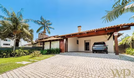 Casa com 4 quartos à venda na Rua São Carlos, 3455, Saguaçu, Joinville por R$ 2.199.000