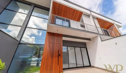 Casa com 3 quartos à venda na Rua Rio Negrinho, 536, Saguaçu, Joinville por R$ 890.000