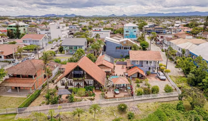 Casa com 3 quartos à venda na Dionísio Cerqueira, 172, Ubatuba, São Francisco do Sul por R$ 3.900.000