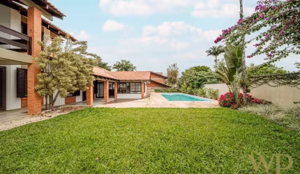 Casa com 4 quartos à venda na Ribeirão Preto, 141, América, Joinville por R$ 2.850.000