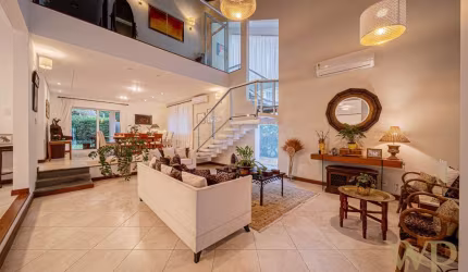 Casa com 4 quartos à venda na Rua Hellmuth Strelow, 40, América, Joinville por R$ 3.750.000