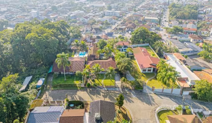 Terreno à venda na Rua Gerard Ravache, 180, Bom Retiro, Joinville por R$ 6.000.000