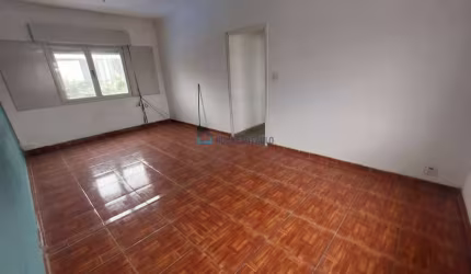 CASA AMPLA, 4 DORMITÓRIOS, 2 SACADAS - Comercial ou residencial!