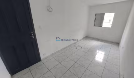 Ótima localização, fácil acesso ao Metro, linha Azul e Verde