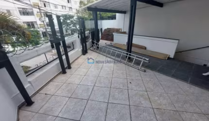 Casa comercial assobradada para locação! A 700 metros do metrô Chácara Klabin!