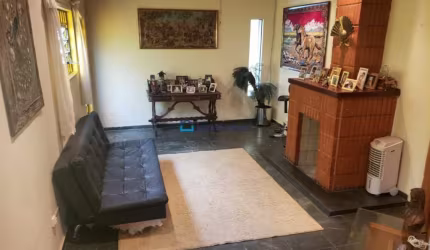 Metrô Jabaquara, Casa Térrea com 4 dormitórios sendo 3 suítes, 4 vagas de garagem.