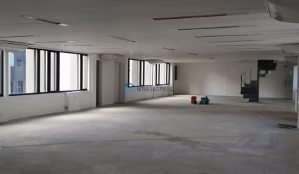 Cobertura comercial para locação na região da Berrini