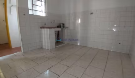 Casa individual com com 01 Dormitório