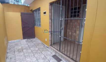 Casa residencial para locação! Próximo ao metrô Saúde!