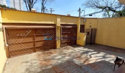 Excelente sobrado para locação! Residencial ou comercial. A 950 metros do metrô São Judas!
