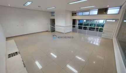 Prédio comercial com excelente localização a 350mts do Metrô São Judas