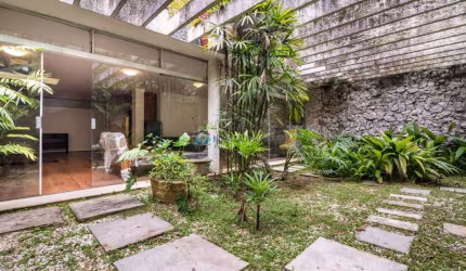 Casa comercial para locação com 2000 metros terreno .