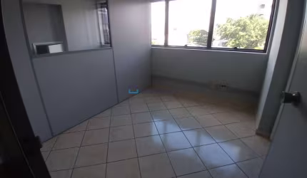 Sala comercial para locação! A 110 metros do metrô Saúde!!