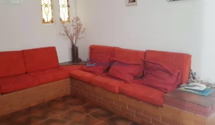 Casa com 01 Dorms sendo 01 suíte e 02 vagas na Vila Santa Catarina