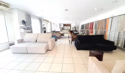 Prédio comercial na Vila Progredior | 480 m² |  8 vagas de garagem