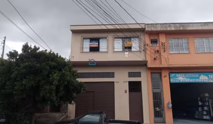 Ótima localização,  Rua movimentada, transportes, fácil acesso a metro