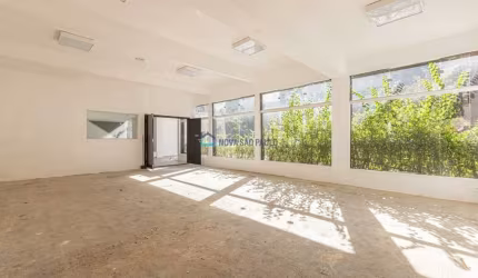 Prédio comercial para locação em Pinheiros-SP