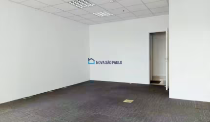 Conjunto comercial 43m²  para locação em Moema Índios, 1 vaga