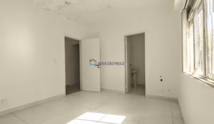 Sobrado comercial com 10 salas, 5 vagas de garagem/Vila Cordeiro