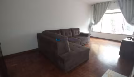 Sobrado com 04 dormitórios e 03 vagas