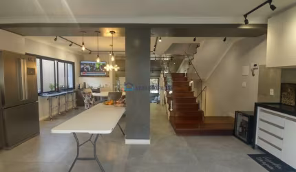 Sobrado Jardim da Saúde/ Totalmente Reformado/ 3 dormitórios /261 m² útil