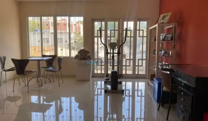 Casa comercial /  Residencial com 05 Dorms, sendo 03 suítes e 06 vagas de garagem - Bosque da Saúde