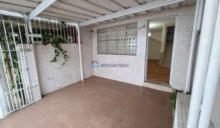 Sobrado de 2 dorm. com 1 vaga e edícula em excepcional localização. Apenas 200 metros do Metrô Saúde