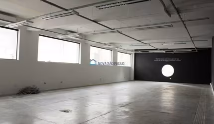 Prédio Comercial 1100m² - 8 Vagas de Garagem - Vila Olímpia
