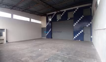 Galpão/Depósito/Armazém e 2 banheiros para Alugar, 406 m²