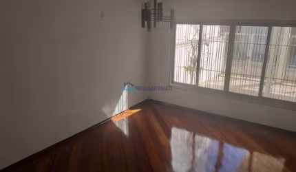 Sobrado residencial com 3 quartos, sendo 1 suíte e 02 vagas de garagem- Ipiranga