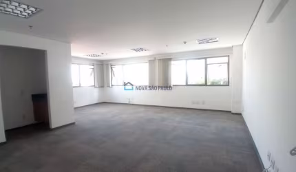 62m² de puro potencial: 2 vagas, 2 banheiros e um espaço versátil.