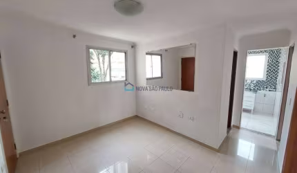 Apartamento de 2 dorms e 1 vaga em excelente localização. Apenas 5 min do metrô Pça da Árvore