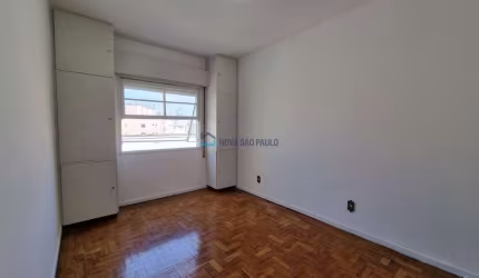 Studio na aclimação com 01 vaga