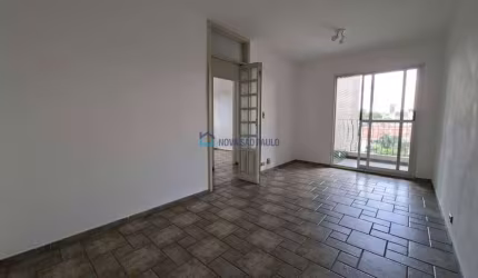 Amplo apartamento com excelente localização.
