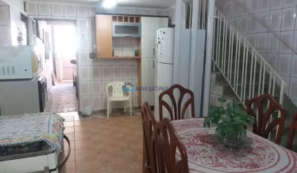 Excelente sobrado com 300m² 04 dormitórios e 03 banheiros
