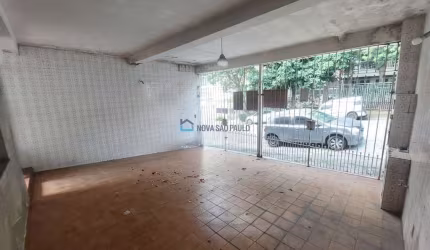 Oportunidade de Investimento ao Casa com Potencial em Localização Privilegiada.