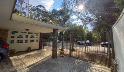 Imóvel Espaçoso e Bem Localizado, Próximo ao Metrô Santos Imigrantes